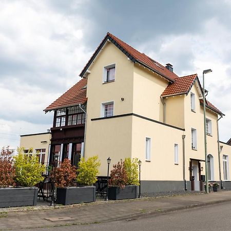 Pension Und Location Cham Meerbusch Bagian luar foto